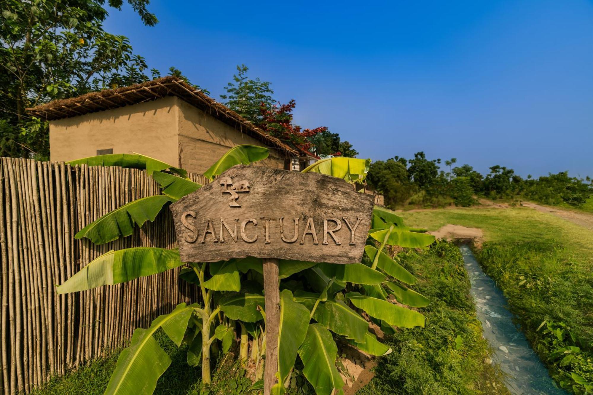 Sanctuary Chitwan National Park Ξενοδοχείο Εξωτερικό φωτογραφία