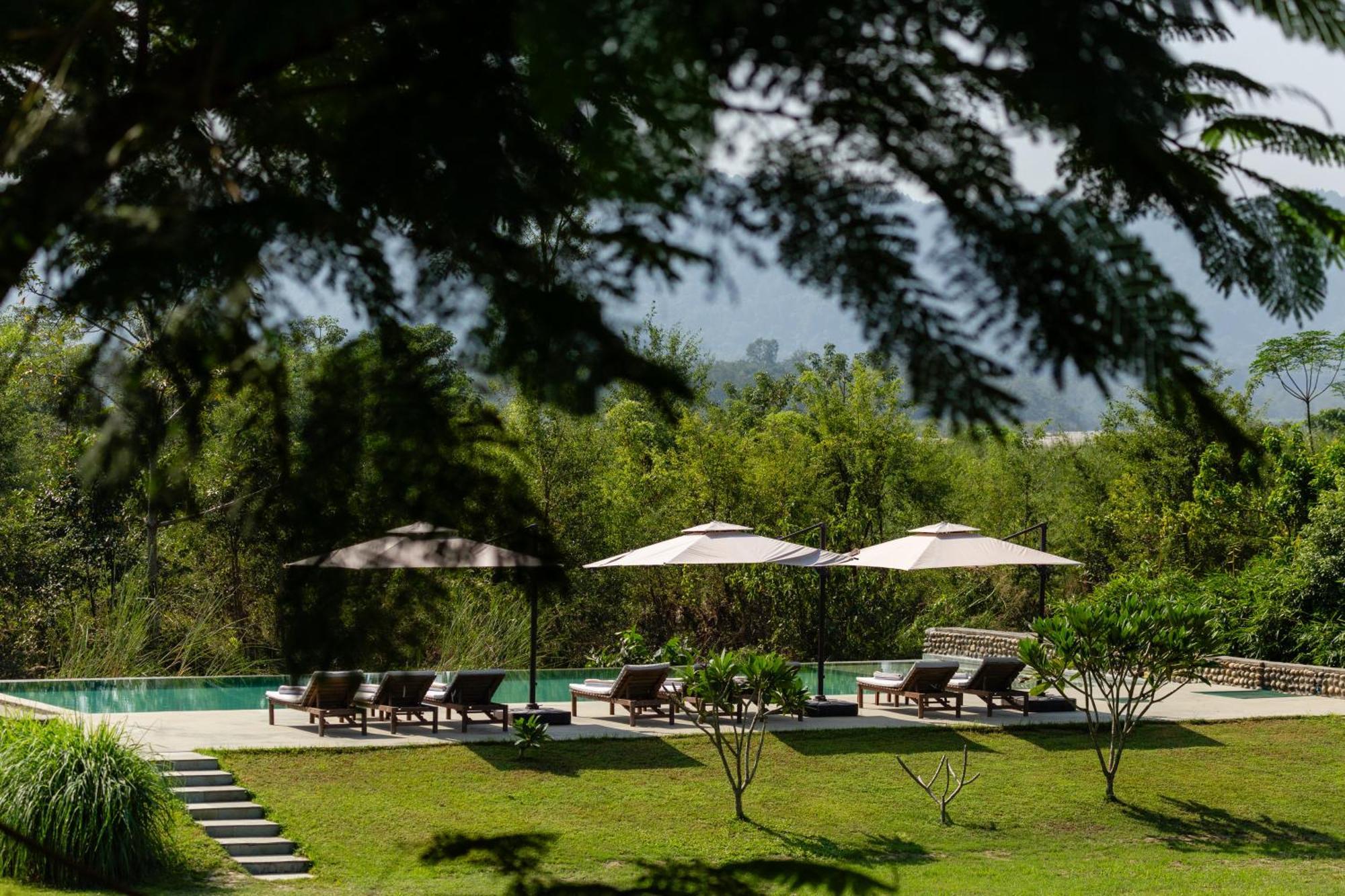 Sanctuary Chitwan National Park Ξενοδοχείο Εξωτερικό φωτογραφία